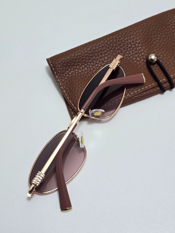 Mıu Mıu Güneş Gözlüğü. SON 2 ADET - Görsel 2