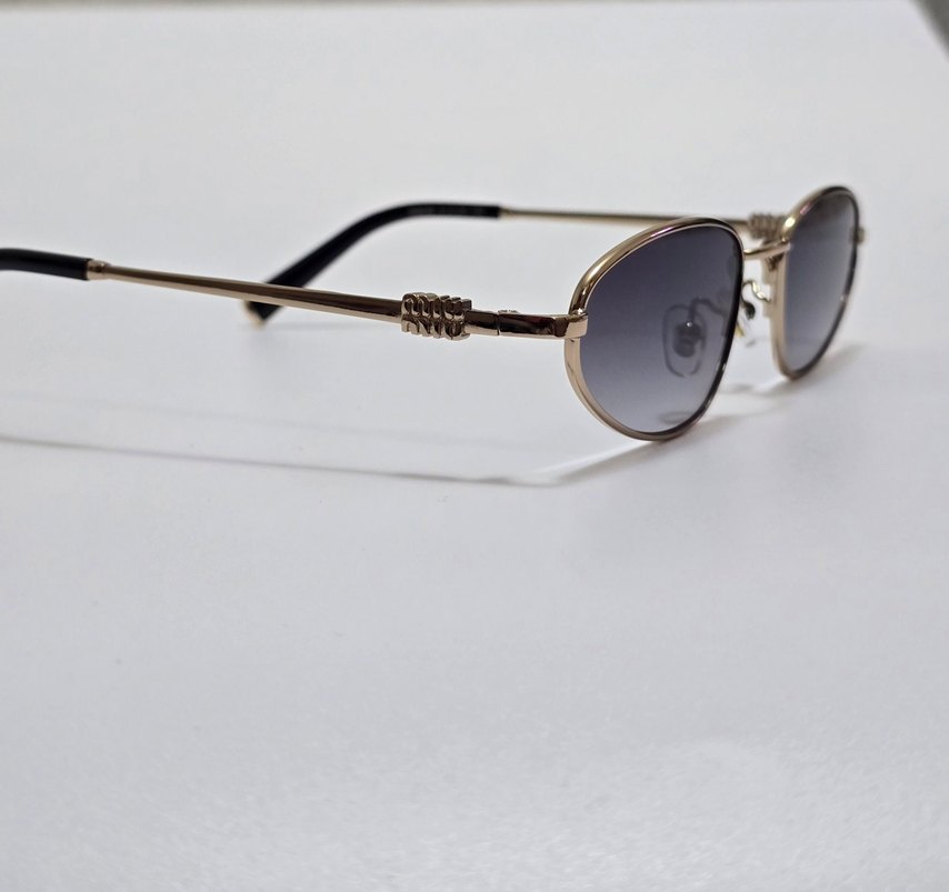 Mıu Mıu Güneş Gözlüğü. SON 1 ADET - Görsel 2