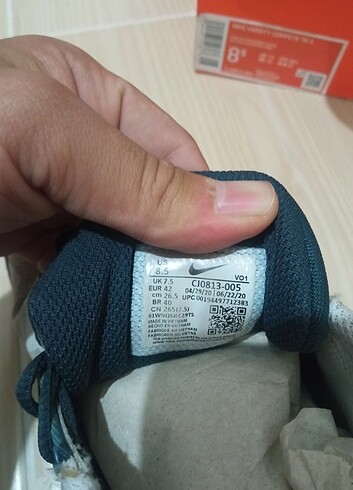 42 Beden beyaz Renk Nike antrenman ayakkabısı