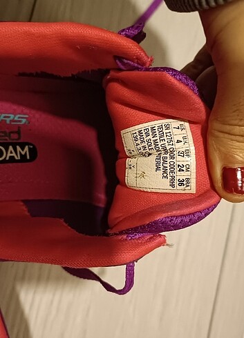 37 Beden pembe Renk Skechers