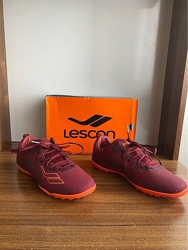 39 Beden Lescon krampon halı saha