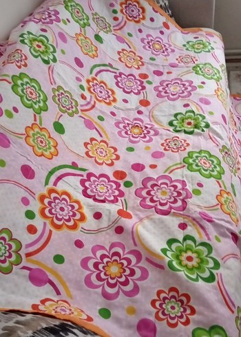 Renkli Çiçek Desenli yatak örtüsü - Görsel 2
