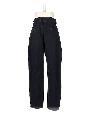 32 Beden Bershka Jean / Kot %70 İndirimli.