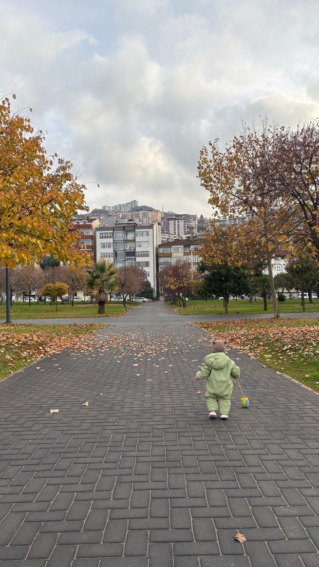 Yeşil renkli astronot tulum - Görsel 3