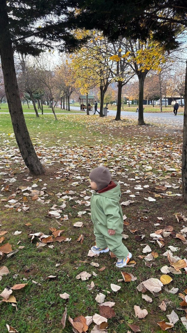Yeşil renkli astronot tulum - Görsel 2
