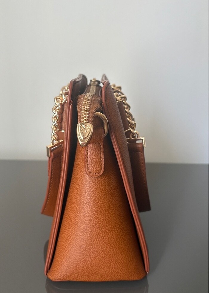 Zincir detaylı çanta - Görsel 2