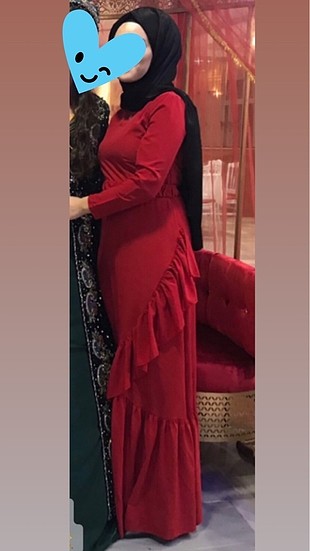 Kırmızı elbise