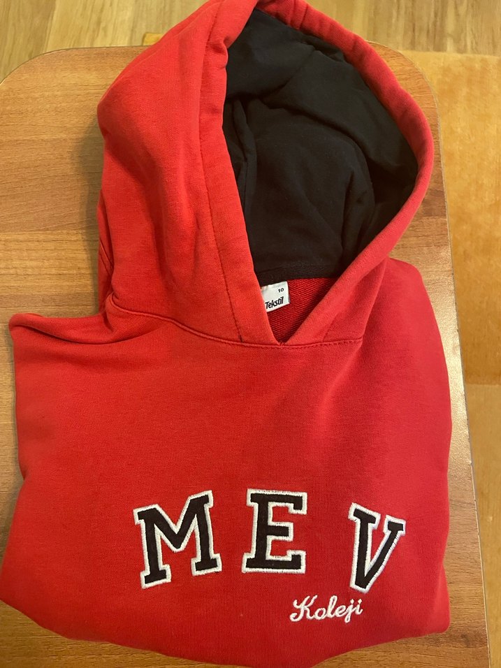 Kırmızı unisex MEV Koleji Okul Forması - Görsel 2