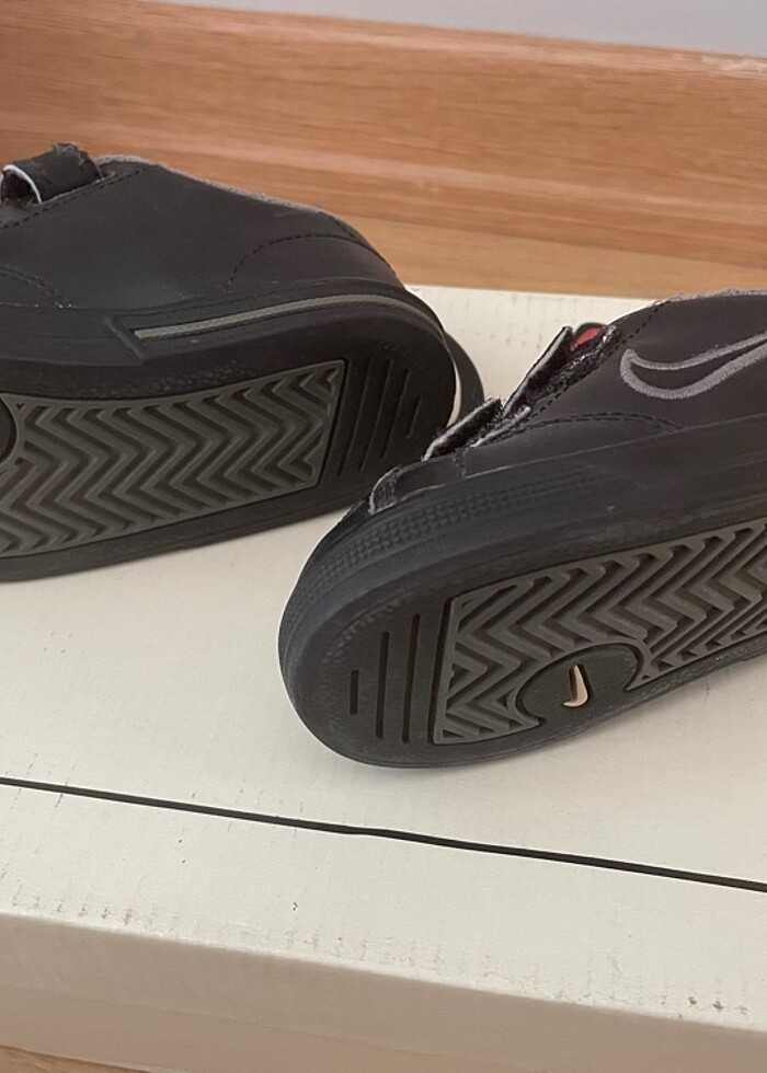 22 numara orijinal NIKE bebek ayakkabısı 2 yaş - Görsel 2