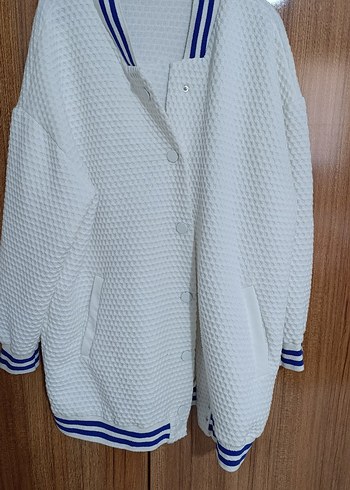 Düğmeli Beyaz Kadın Ceket - Görsel 3