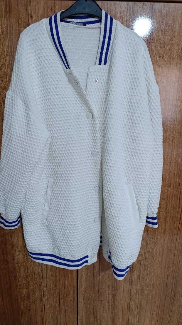 Düğmeli Beyaz Kadın Ceket - Görsel 3