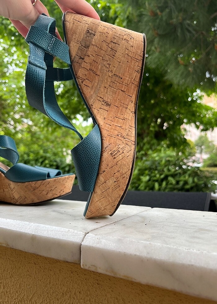 Kadın dolgu topuklu sandalet - Görsel 2