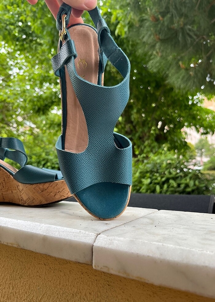 Kadın dolgu topuklu sandalet - Görsel 3