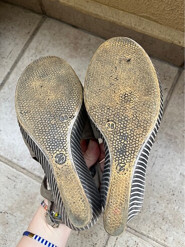 Dolgu topuk sandalet ayakkabı - Görsel 5