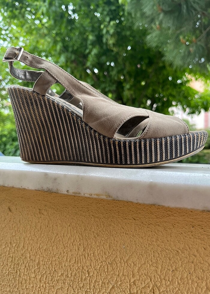 Dolgu topuk sandalet ayakkabı - Görsel 2