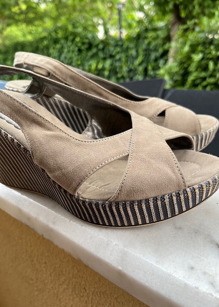 Dolgu topuk sandalet ayakkabı - Görsel 3