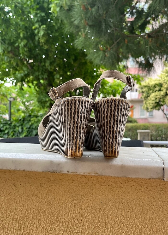 Dolgu topuk sandalet ayakkabı - Görsel 4