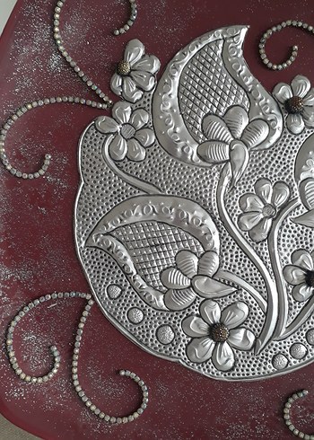 Gümüş İşlemeli Kırmızı Dekoratif Tabak - Görsel 3