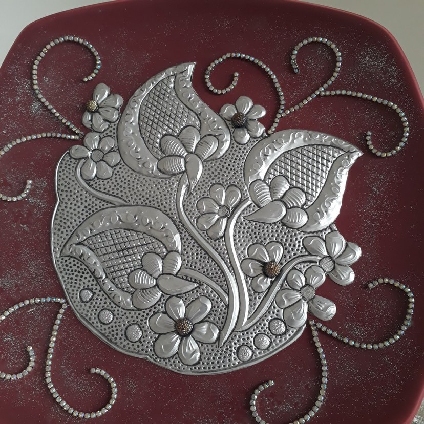 Gümüş İşlemeli Kırmızı Dekoratif Tabak - Görsel 4