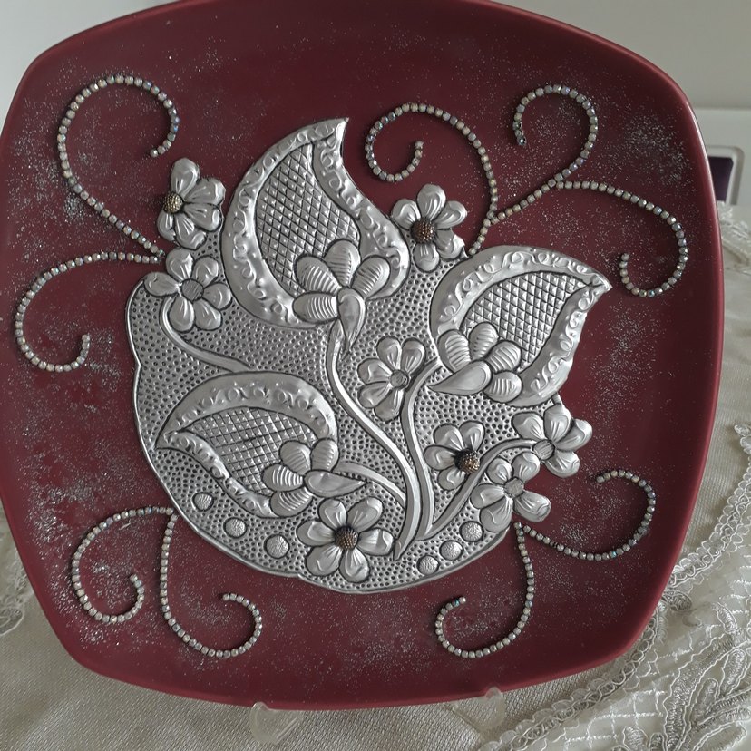 Gümüş İşlemeli Kırmızı Dekoratif Tabak - Görsel 2