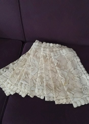 Dantel İşlemeli Kare Dekoratif Örtü - Görsel 3