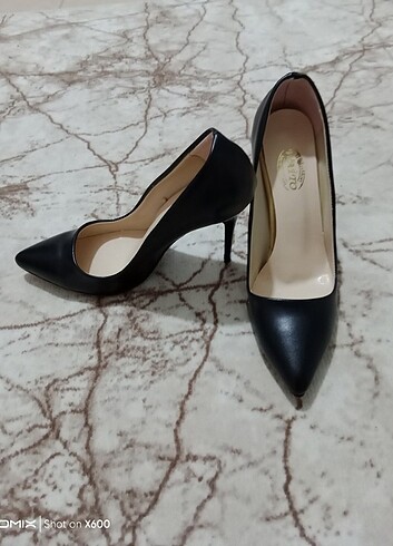 İnce topuk stiletto ayakkabı 
