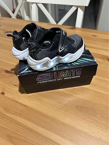 Skechers