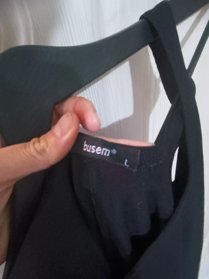 Siyah V Yaka Kolsuz Midi Kalem Elbise - Görsel 2