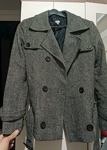 Düğmeli gri kaban - Görsel 2