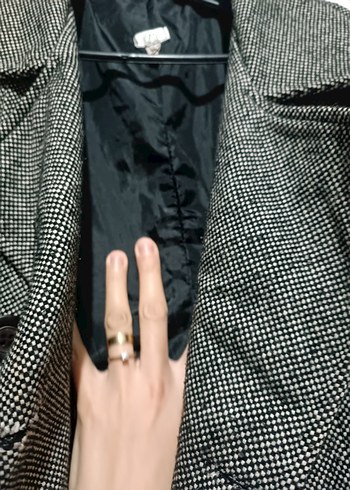 Düğmeli gri kaban - Görsel 5