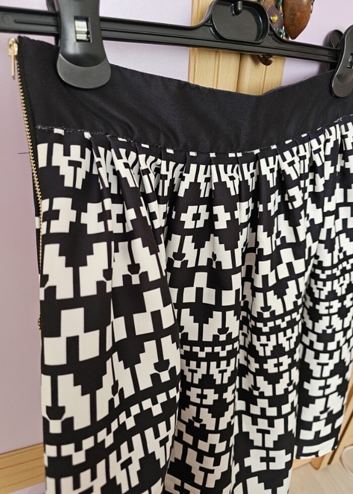 Siyah beyaz şık etek - Görsel 4