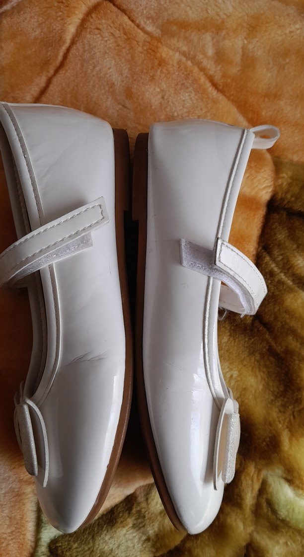 Kız Çocuk Beyaz Tokalı Babet Ayakkabı - Görsel 3