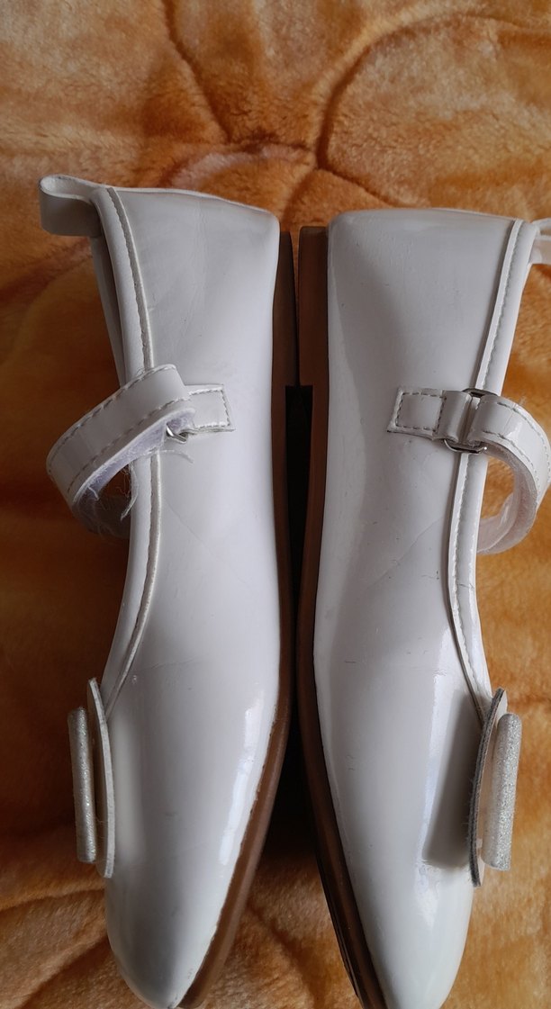 Kız Çocuk Beyaz Tokalı Babet Ayakkabı - Görsel 2