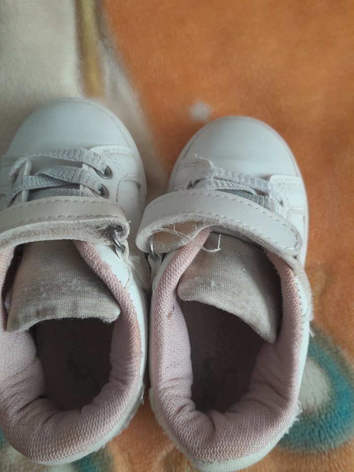 Kız Çocuk Beyaz Cırt Cırtlı Spor Ayakkabı - Görsel 2