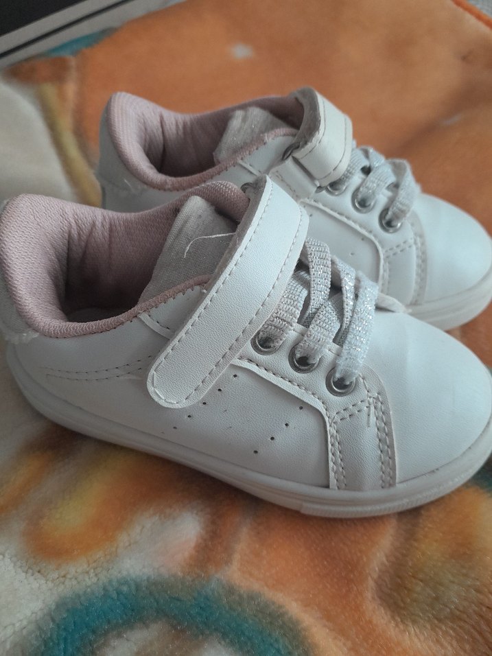 Kız Çocuk Beyaz Cırt Cırtlı Spor Ayakkabı - Görsel 3