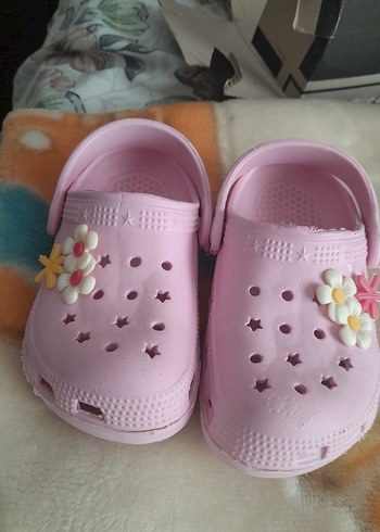 Kız Çocuk Pembe Nakışlı Tokalı Terlik - Görsel 2