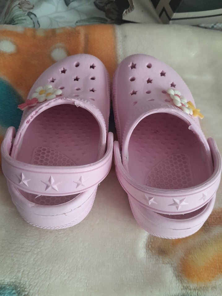 Kız Çocuk Pembe Nakışlı Tokalı Terlik - Görsel 3