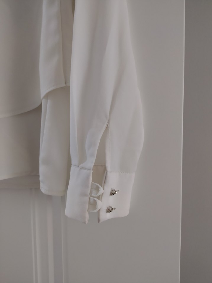 Beyaz Piliseli Uzun Kollu Kadın Bluz - Görsel 4