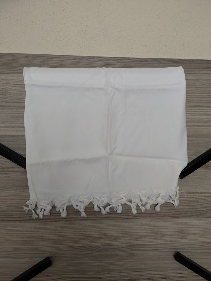 Krem Püsküllü Baş Örtüsü - Görsel 3