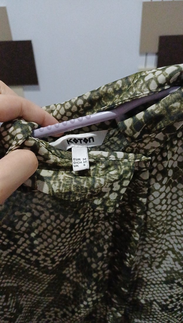 Yılan Desenli Kadın Gömlek - Görsel 2