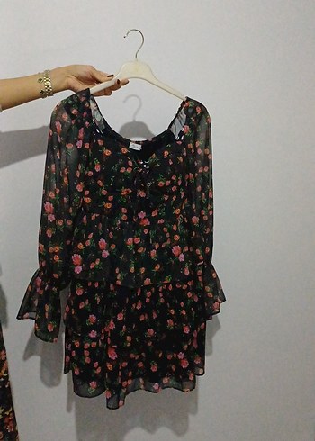 Uzun Kollu Siyah Çiçekli Mini Elbise - Görsel 2