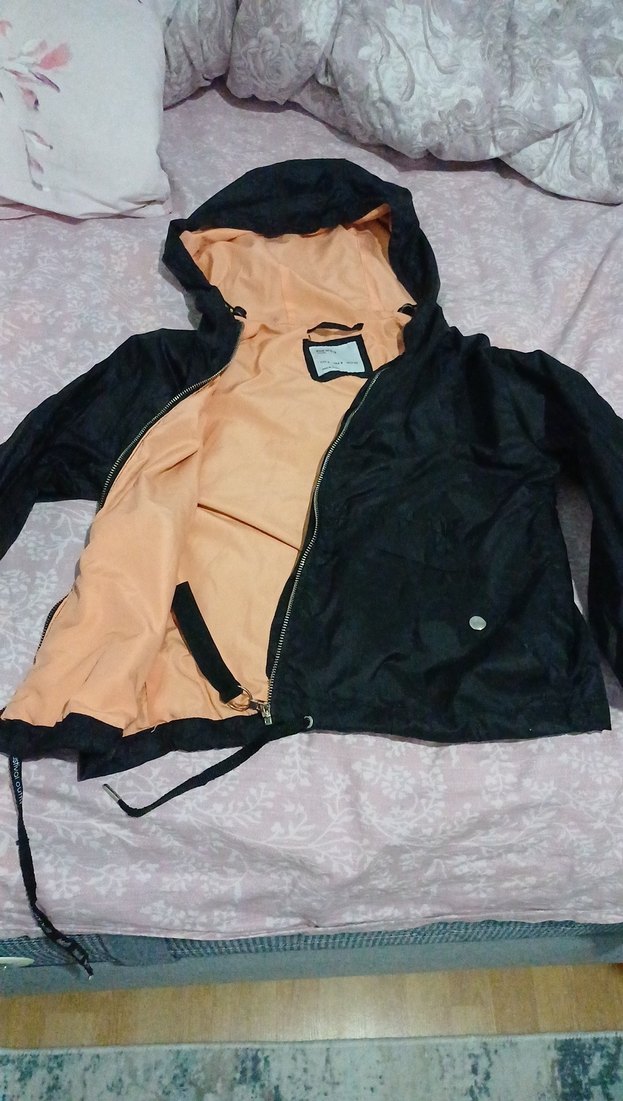 Siyah Kapüşonlu Fermuarlı Kadın Ceket - Görsel 3