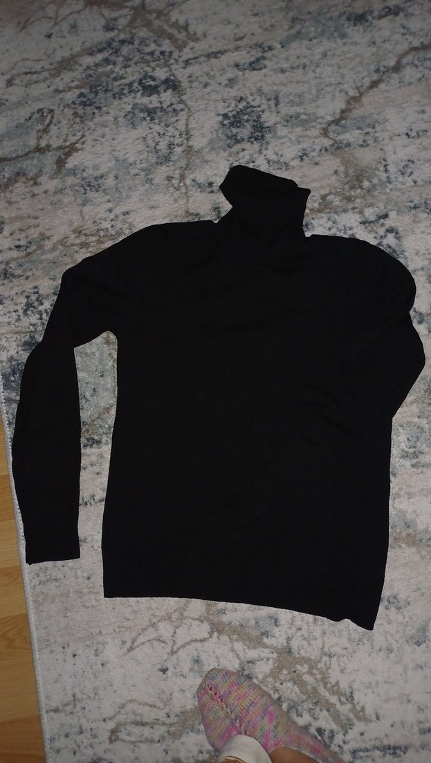 Siyah Boğazlı Uzun Kollu Kadın Kazak - Görsel 2