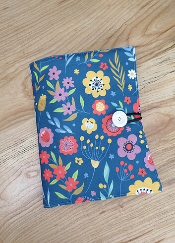 Diğer Renkli çiçek desenli kitap / tablet organizeri