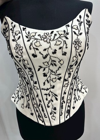 İşlemeli Boncuklu Beyaz Straplez Büstiyer - Görsel 2