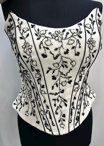 İşlemeli Boncuklu Beyaz Straplez Büstiyer - Görsel 3