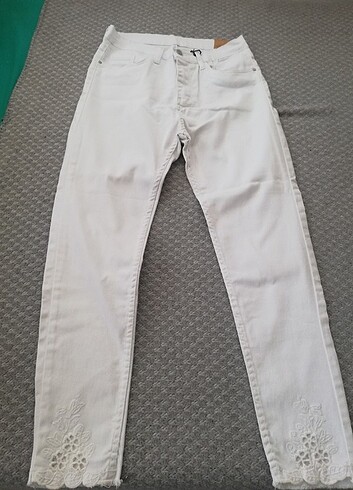 Beyaz Pantolon 