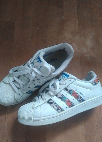 Adidas süperstar ayakkabı 