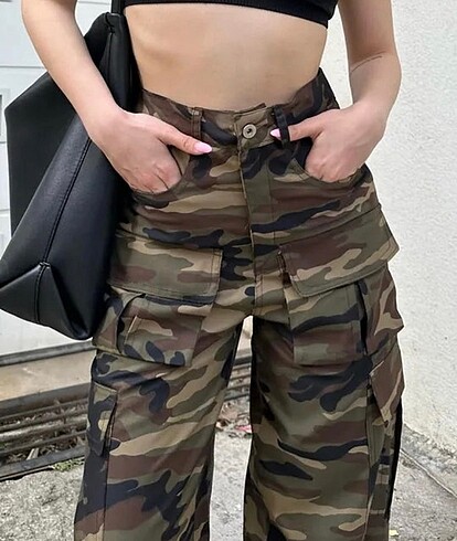 Bershka Kamuflaj Pantolon