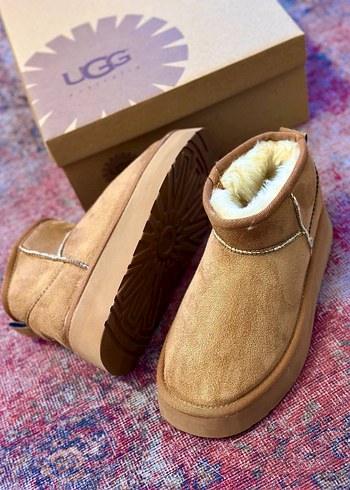 Ugg Kahverengi Süet Tüylü Dolgu Topuk UGG